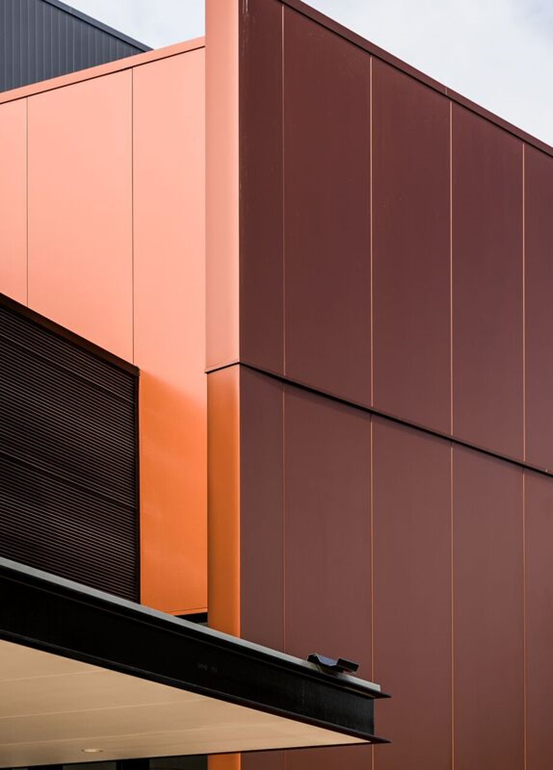 EIW architects carried out a rigorous process of research and analysis before choosing COLORBOND® Metallic steel in the colour Aries® for the feature cladding, which makes up about 50 per cent of the total cladding