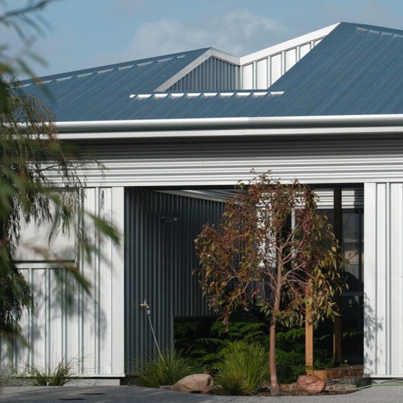 Kealy house in WA featuring ZINCALUME steel roof and walls in Fielders TL-5 profile