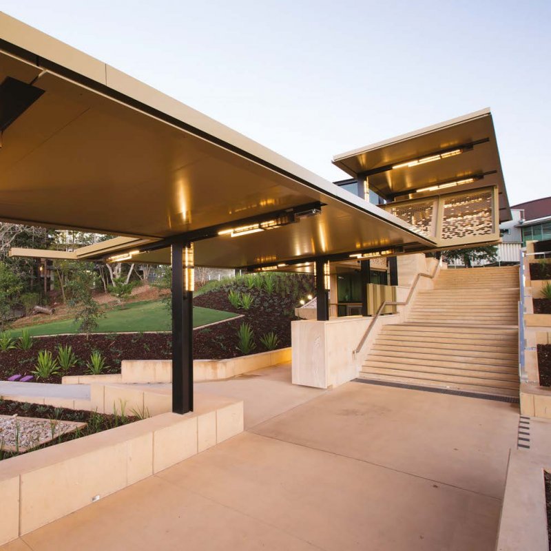 Queensland Uni adds golden touch to walkway 