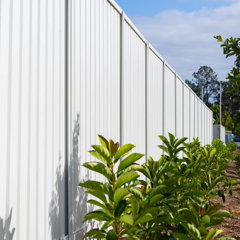 Fencing made from COLORBOND® steel in the colour Surfmist®