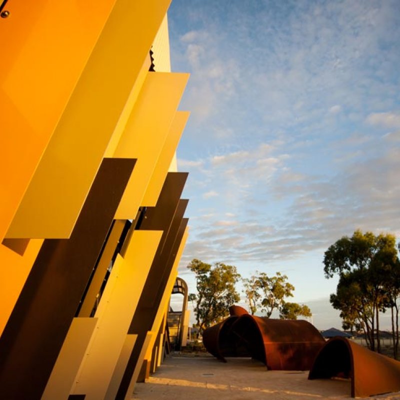 Equally robust is the weathering steel sculpture created by artist Daniel Eaton, which sits directly across from the front facade. Like the roofscape, the sculpture was inspired by metal and wood shavings and is designed to be sat in, walked through and climbed on.