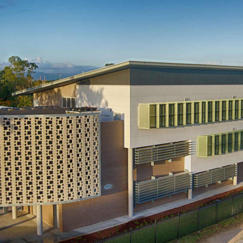 BlueScope COLORBOND® steel has played a prominent role as cladding for Kirwan State High School’s new building, which provides a new visual identity and strong street presence for the school.