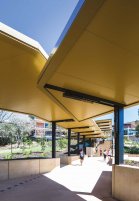 Queensland Uni adds golden touch to walkway 