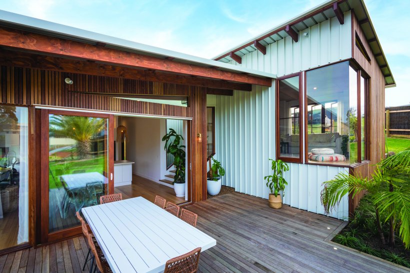 Blue Wren, Bermagui NSW - wall and roof featuring LYSAGHT KLIP-LOK 700 HI-STRENGTH® made from COLORBOND® steel in the colour Surfmist®