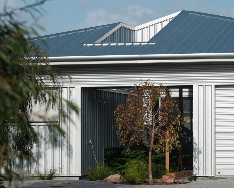 Kealy house in WA featuring ZINCALUME steel roof and walls in Fielders TL-5 profile